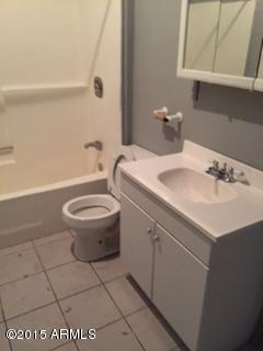 2720 West Maddock Road Phoenix, AZ 85086 - Photo 8 of 21 Bathroom