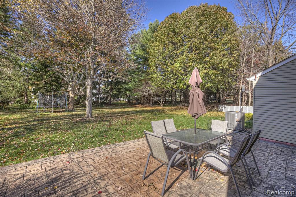 1197 Whispering Knoll Lane Rochester Hills, MI 48306 - Photo 22 of 24