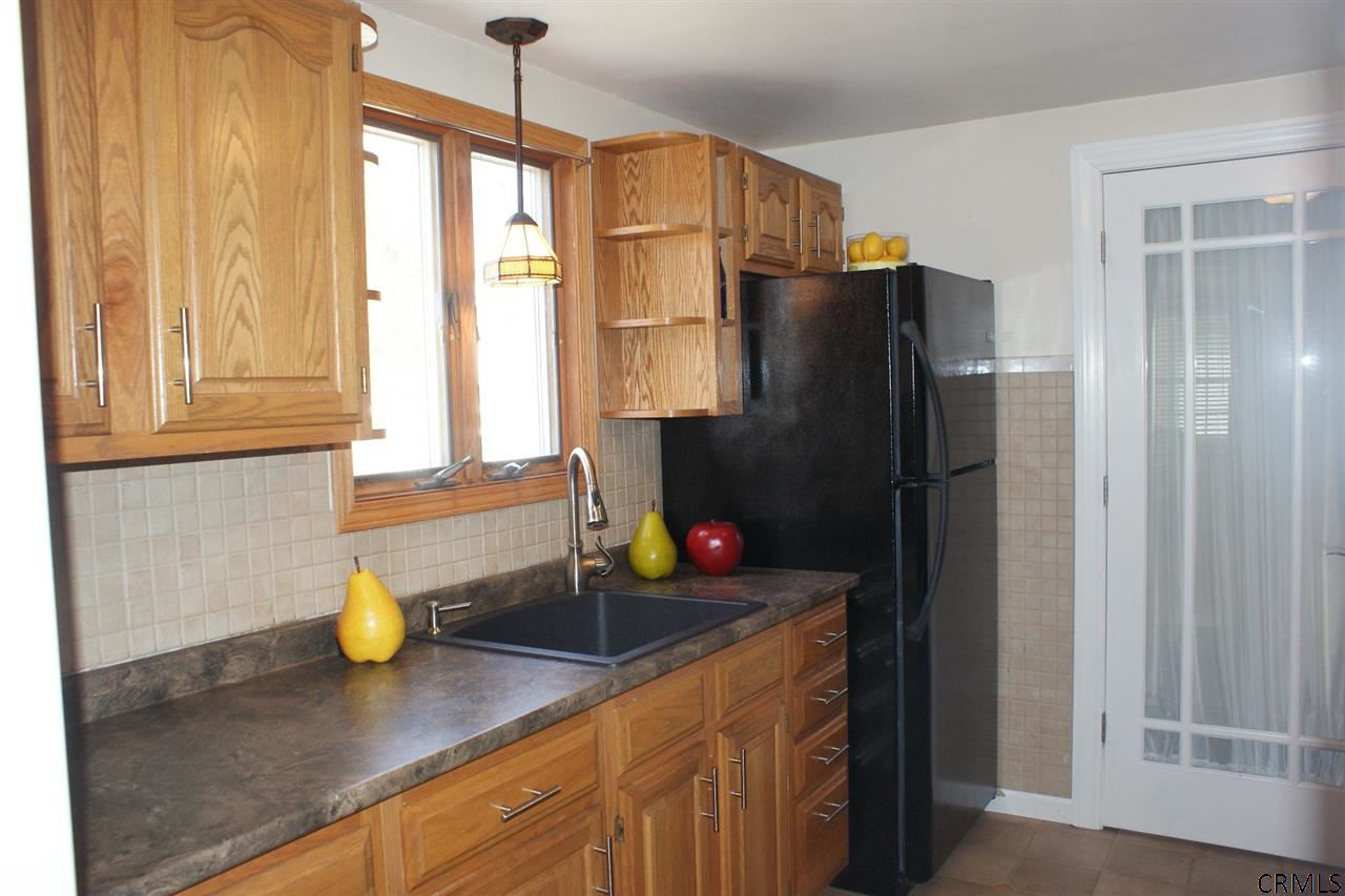 217 Hampton Avenue Rensselaer, NY 12144 - Photo 5 of 20 Photo 5