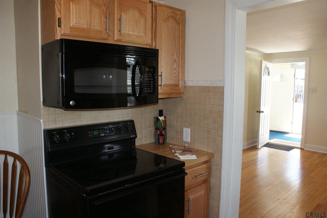 217 Hampton Avenue Rensselaer, NY 12144 - Photo 7 of 20 Photo 7