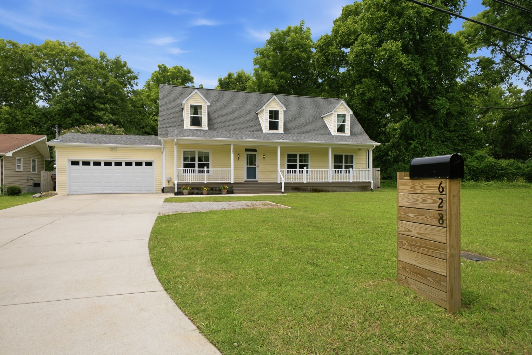 628 Tulip Grove Road Hermitage, TN 37076 - Photo 3 of 41