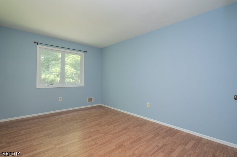 129 Patriots Road Morris Plains, NJ 07950 - Photo 14 of 23