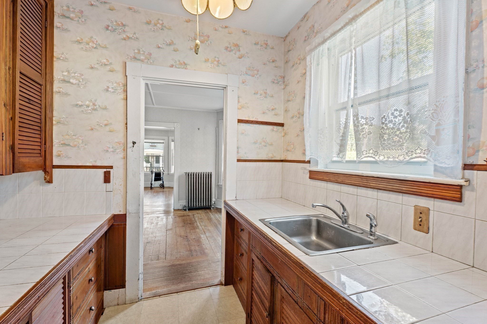 99 Farragut Road Swampscott, MA 01907 - Photo 10 of 29 Gallery Image 10