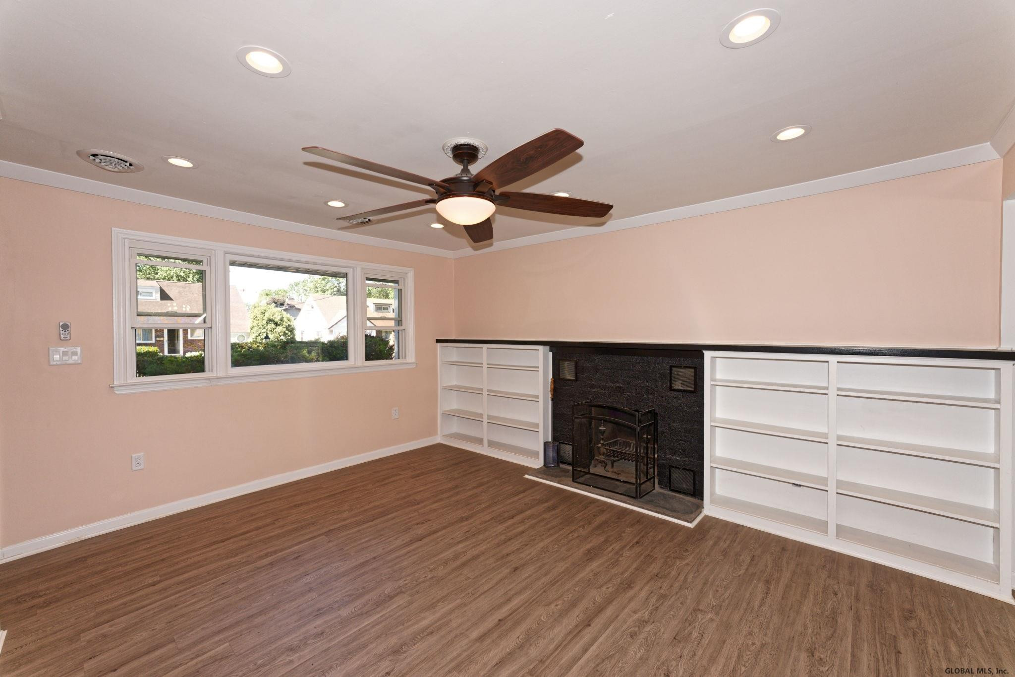 33 Knob Hill Road Colonie, NY 12211 - Photo 17 of 30 Photo 18