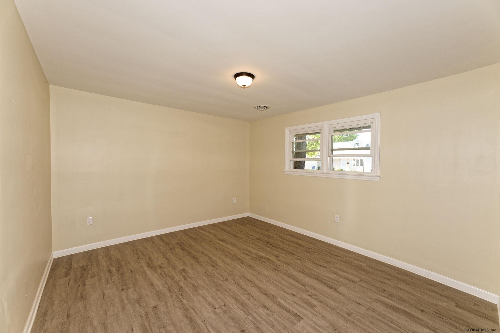 33 Knob Hill Road Colonie, NY 12211 - Photo 18 of 30 Photo 19