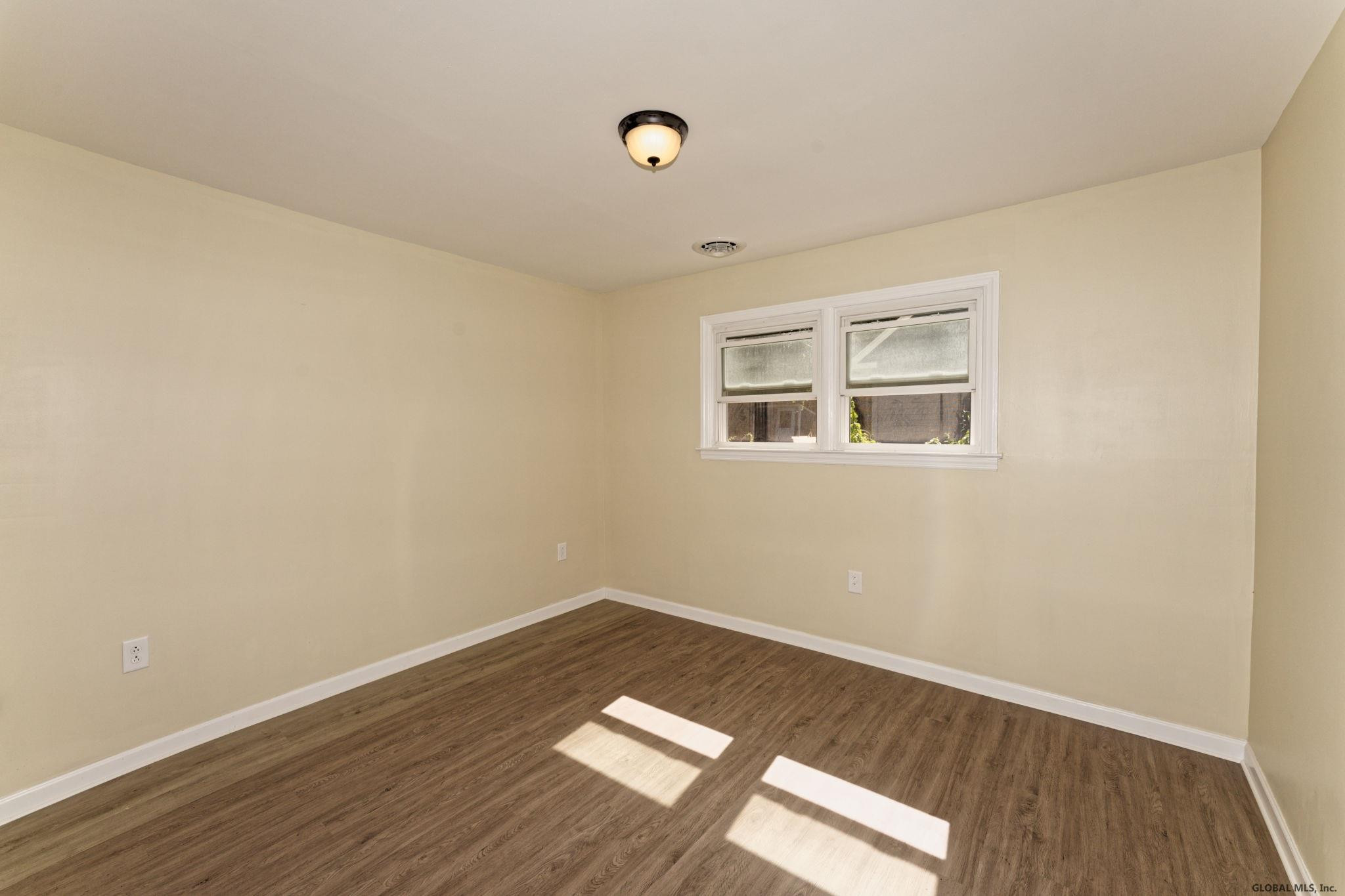 33 Knob Hill Road Colonie, NY 12211 - Photo 19 of 30 Photo 20