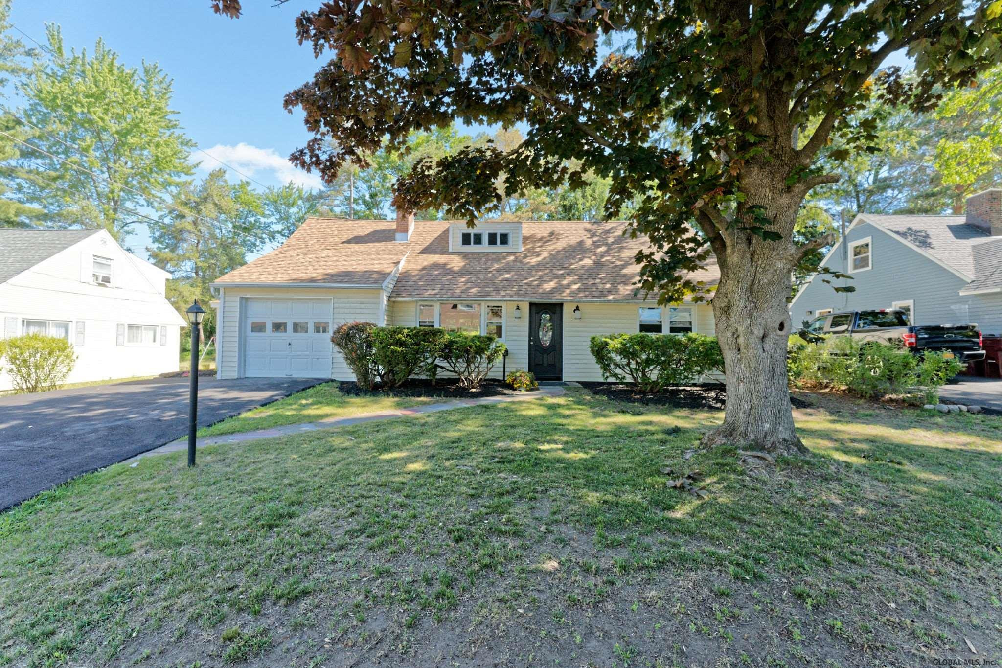 33 Knob Hill Road Colonie, NY 12211 - Photo 3 of 30 Photo 3