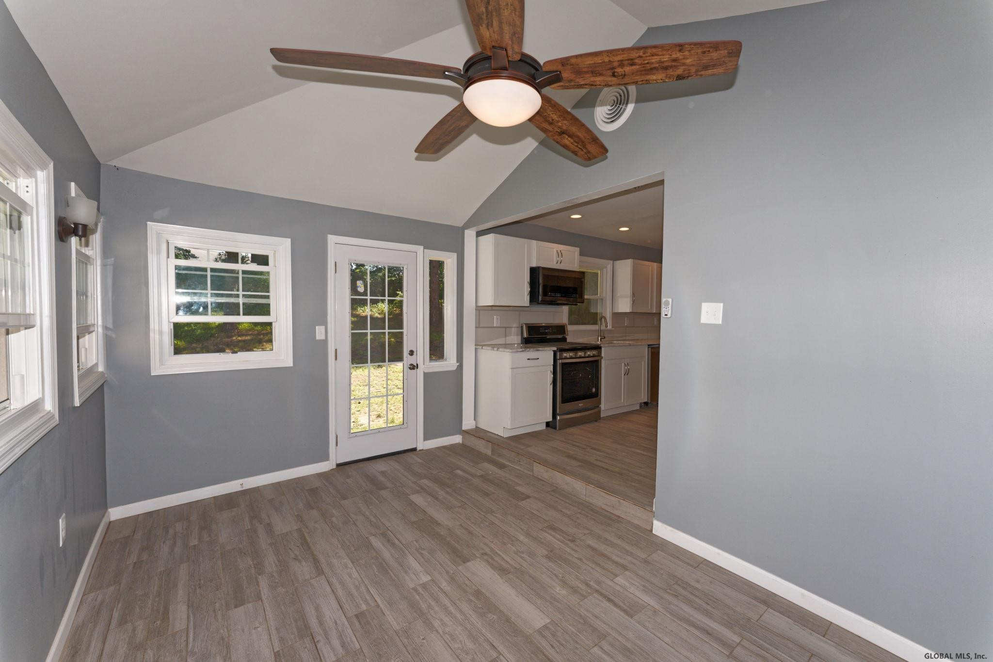 33 Knob Hill Road Colonie, NY 12211 - Photo 7 of 30 Photo 7
