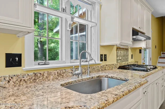 $319,000 | 32 Windy Court, Oriental, NC 28571