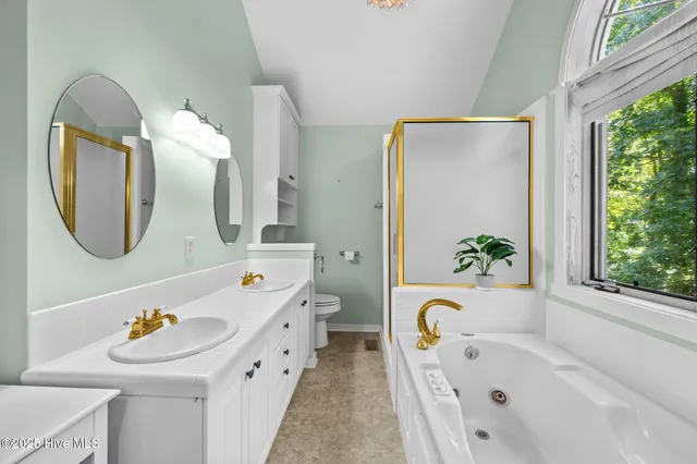 $319,000 | 32 Windy Court, Oriental, NC 28571