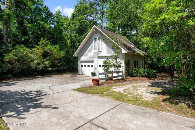 $319,000 | 32 Windy Court, Oriental, NC 28571