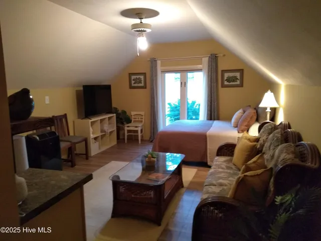 $319,000 | 32 Windy Court, Oriental, NC 28571