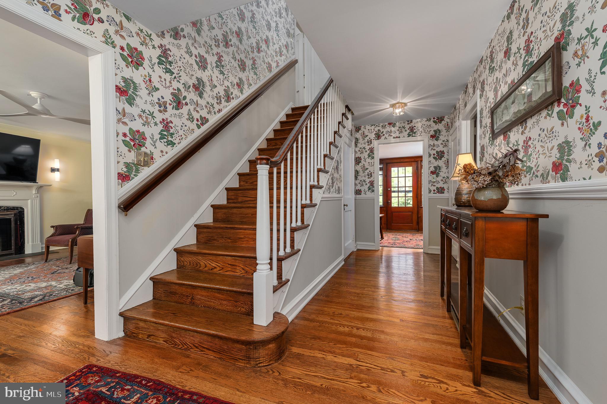 105 Stratford Road Wallingford, PA 19086 - Photo 10 of 40 Entry - Center Hall