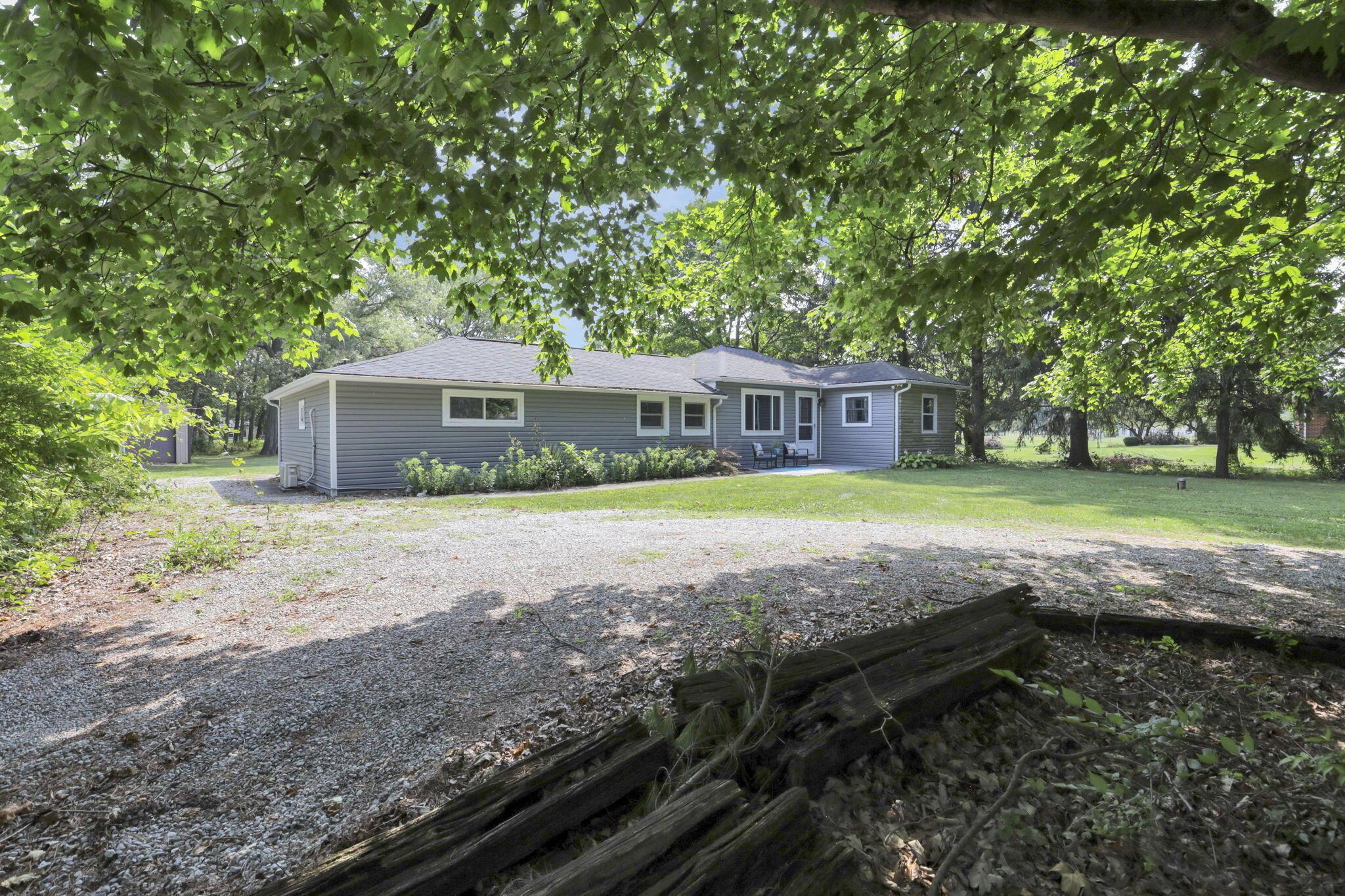 930 Hibbs Road Grove City, OH 43123 - Photo 3 of 45 front