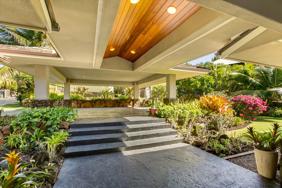 1811 Pe'e Road Koloa, HI 96756 - Photo 16 of 25 a view of flowers in front of a building
