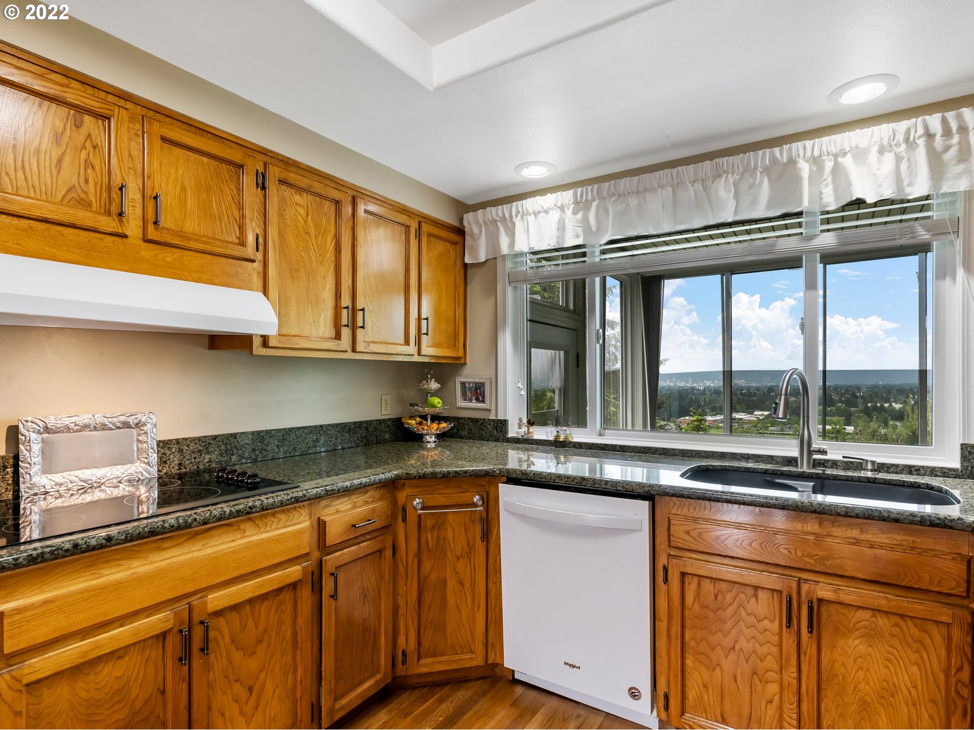 3117 Northeast Rocky Butte Road Portland, OR 97220 - Photo 11 of 32 Gallery Image 11