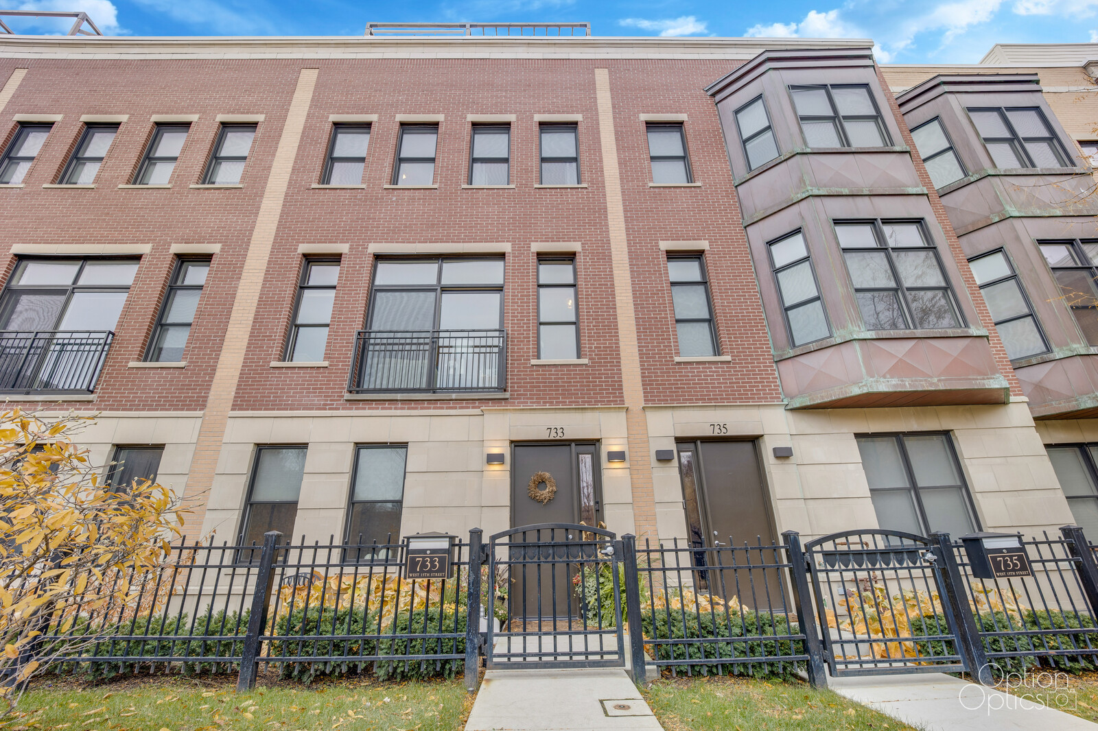 733 West 15th Street Chicago, IL 60607 - Photo 1 of 34 front view of a brick building