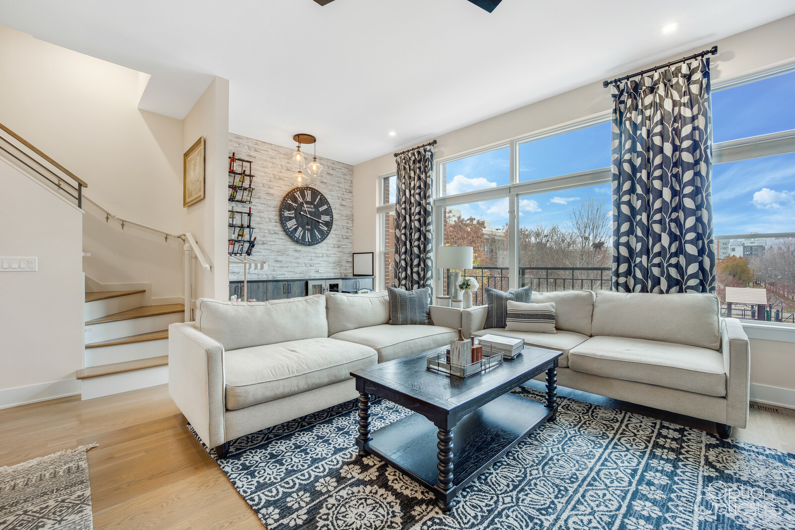 733 West 15th Street Chicago, IL 60607 - Photo 14 of 34 a living room with furniture and a large window