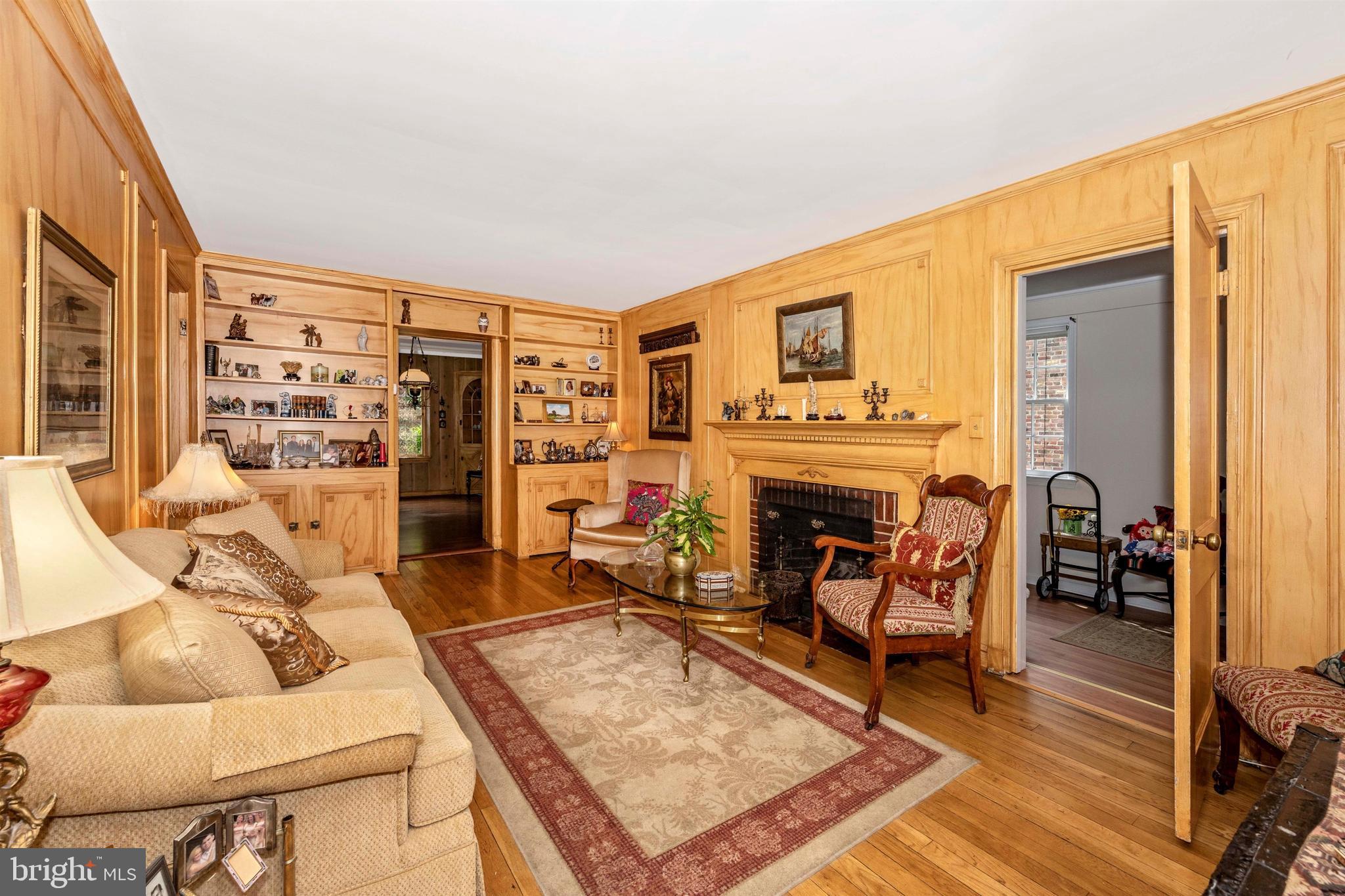 7921 Chelton Road Bethesda, MD 20814 - Photo 3 of 55 LR painted in a faux finish (not wood paneling)