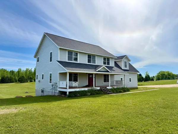 $565,000 | 826 165th Avenue, New Richmond, WI 54017