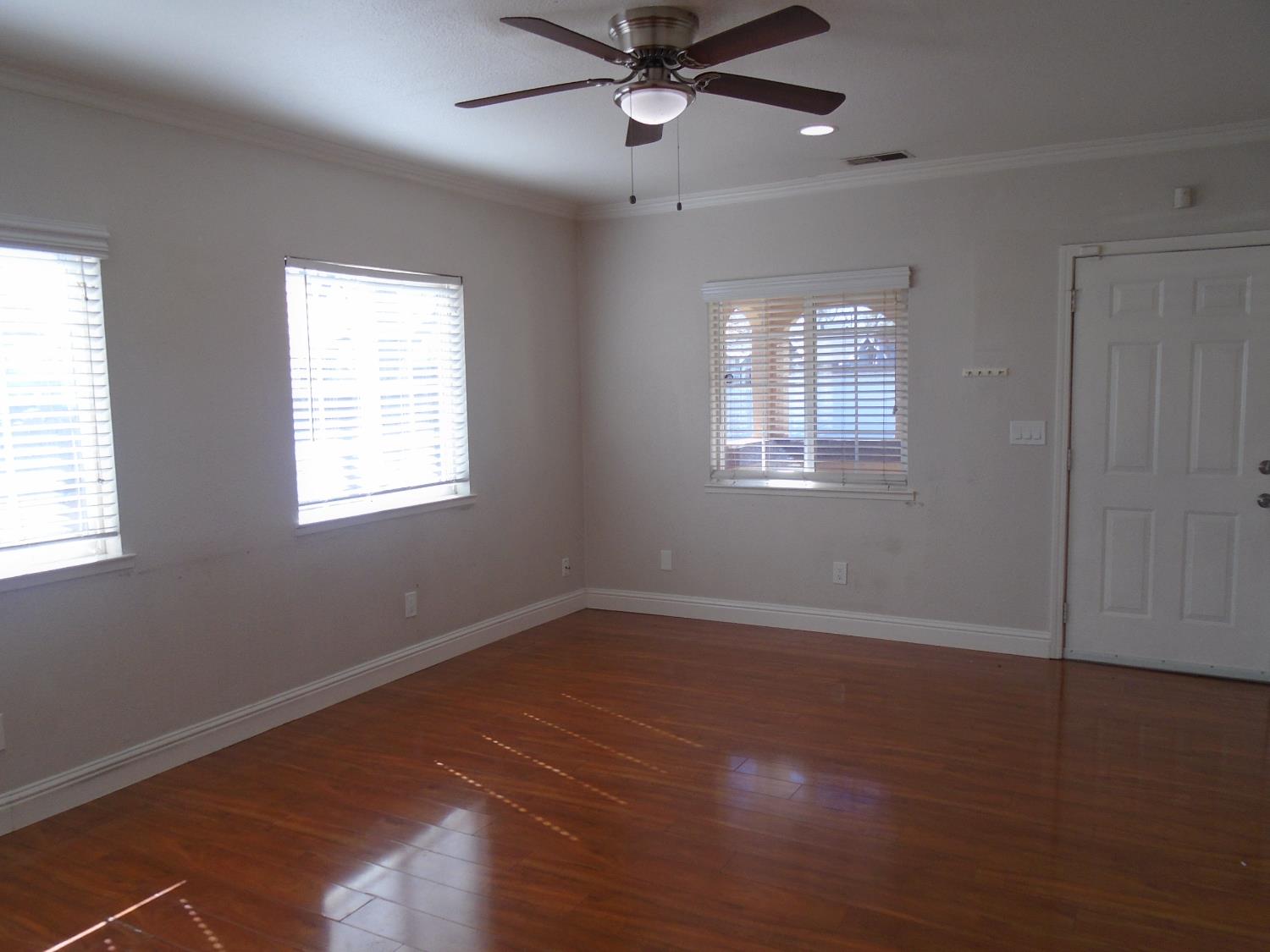 322 Johnson Street Modesto, CA 95354 - Photo 5 of 46