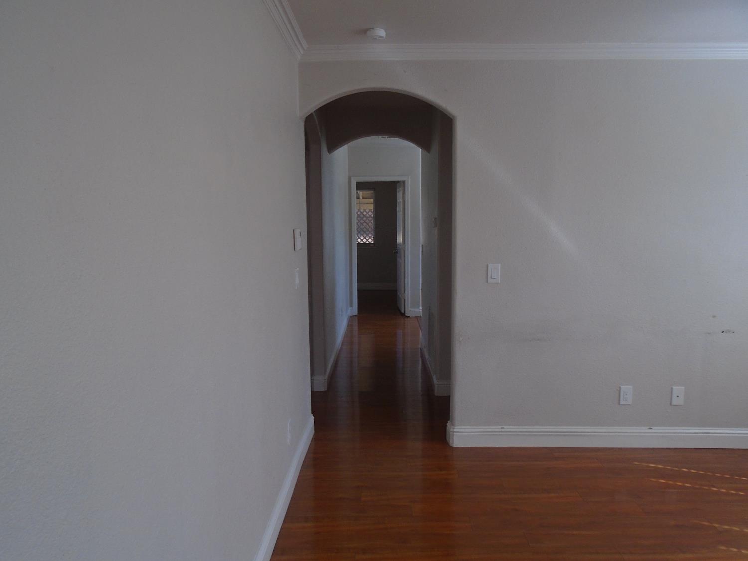 322 Johnson Street Modesto, CA 95354 - Photo 7 of 46