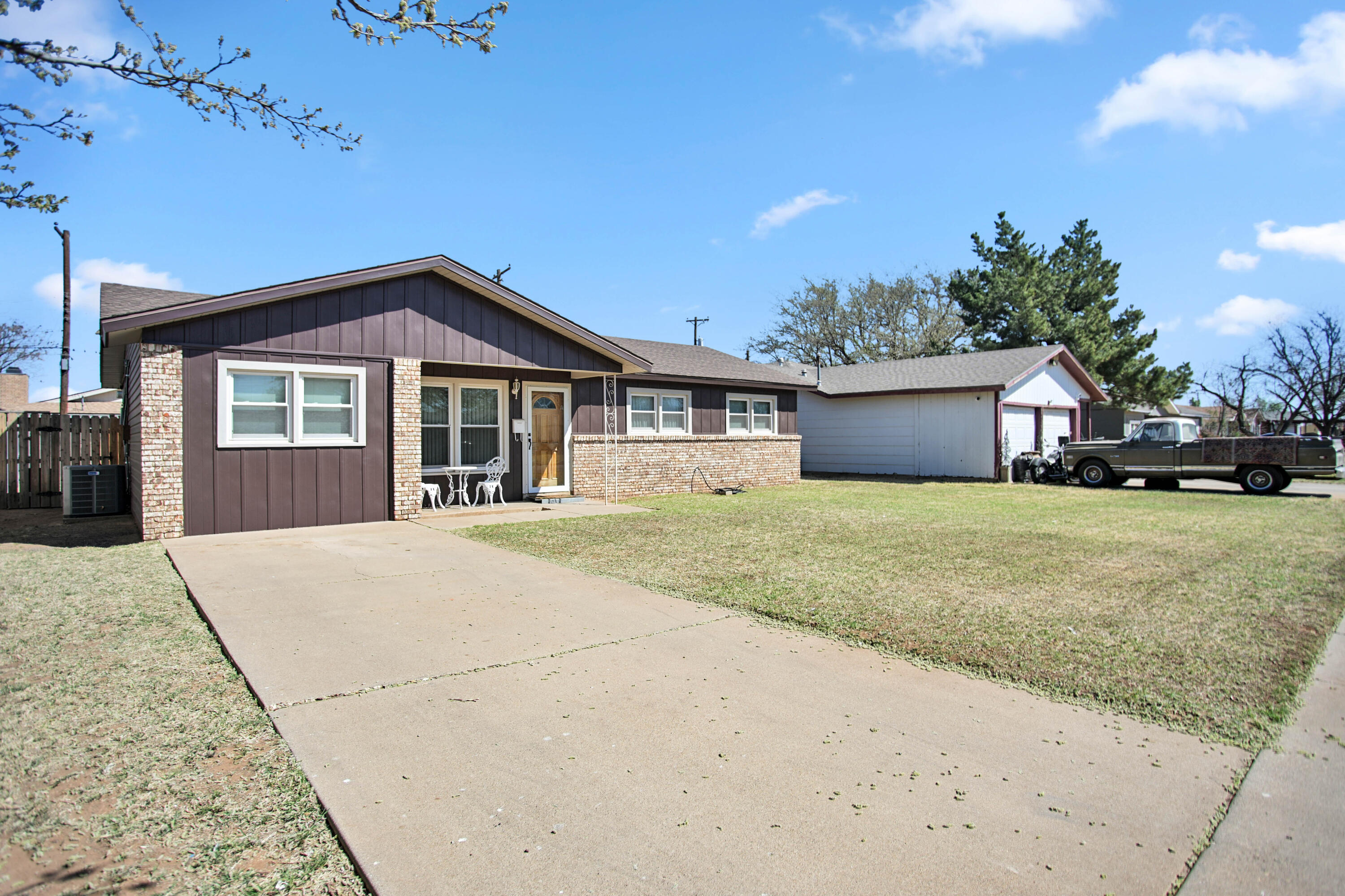 1924 73rd Street Lubbock, TX 79423 - Photo 2 of 41 DSC_9430