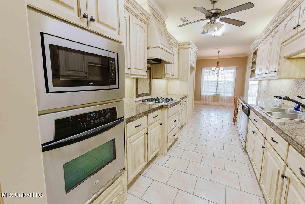 252 Clubview Circle Pearl, MS 39208 - Photo 17 of 39 watson.photography251006110112