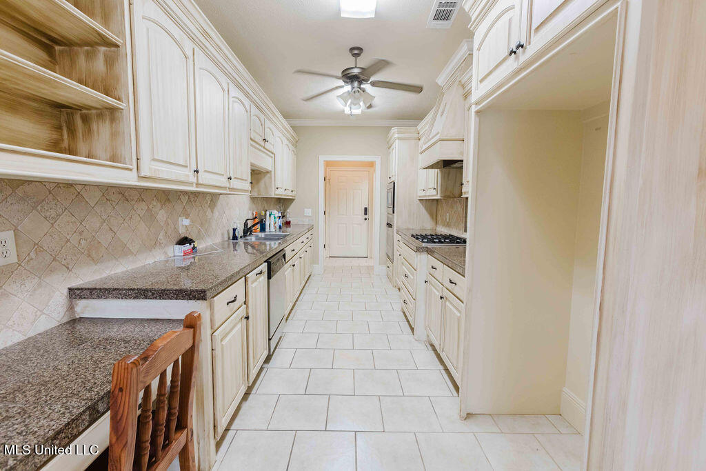 252 Clubview Circle Pearl, MS 39208 - Photo 19 of 39 watson.photography251006105948