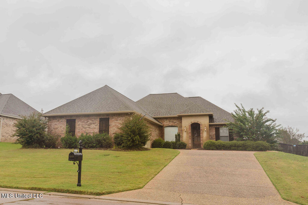 252 Clubview Circle Pearl, MS 39208 - Photo 2 of 39 watson.photography251006110949