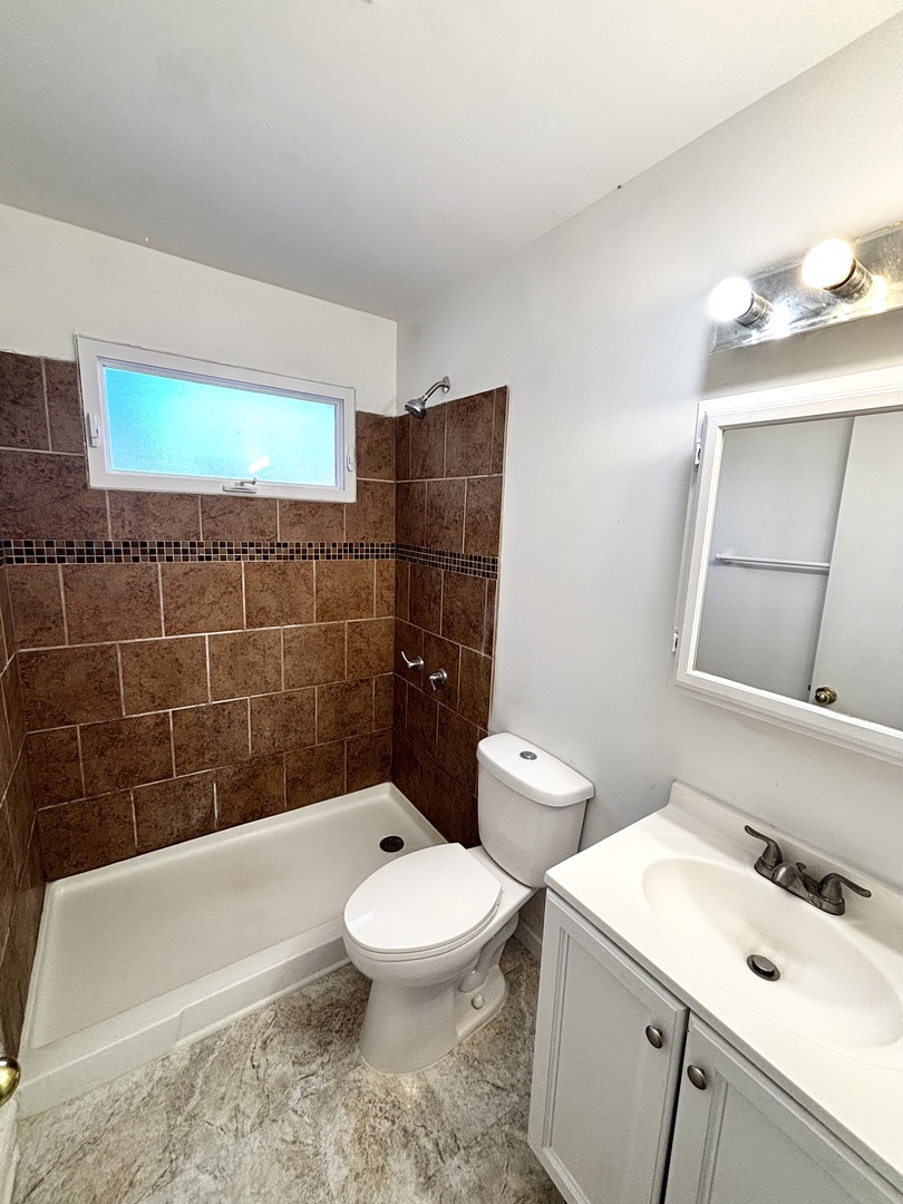 410 Aster Lane Hoffman Estates, IL 60169 - Photo 5 of 11