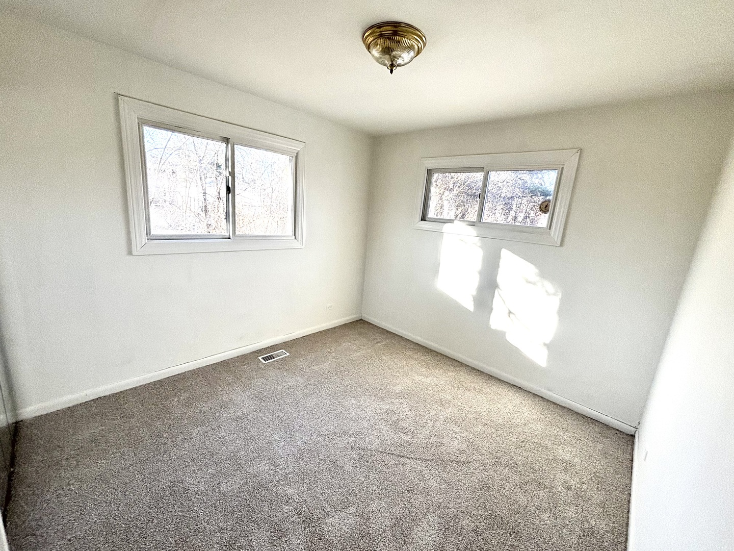 410 Aster Lane Hoffman Estates, IL 60169 - Photo 9 of 11