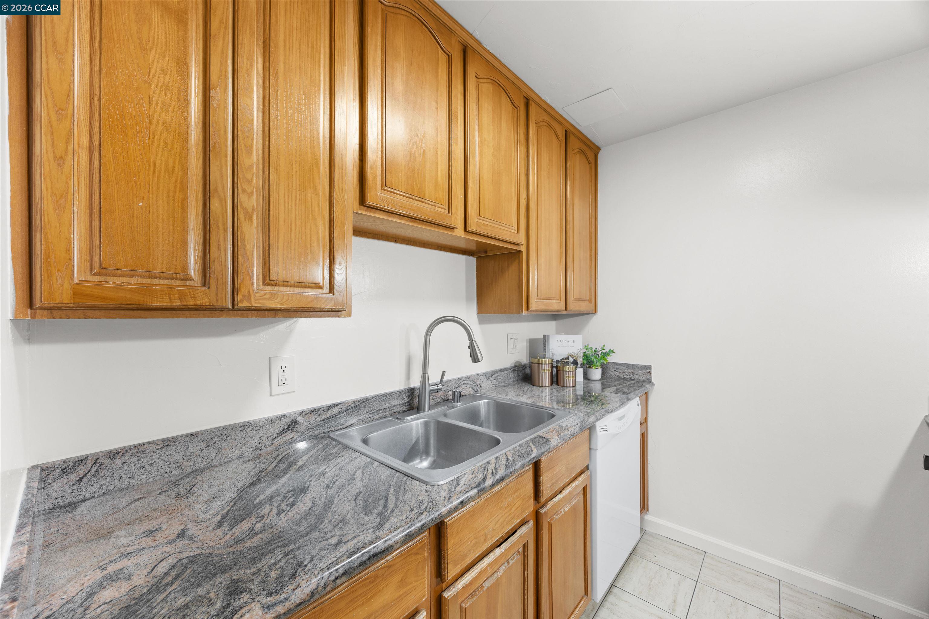2037 Sierra Road, Unit 2 Concord, CA 94518 - Photo 6 of 13 Gallery Image 6