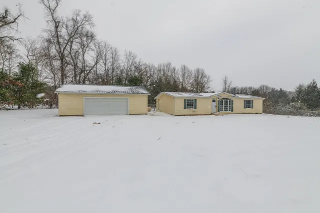 $199,000 | 23515 Morton Street, Dowagiac, MI 49047