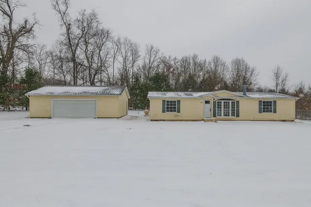 $199,000 | 23515 Morton Street, Dowagiac, MI 49047
