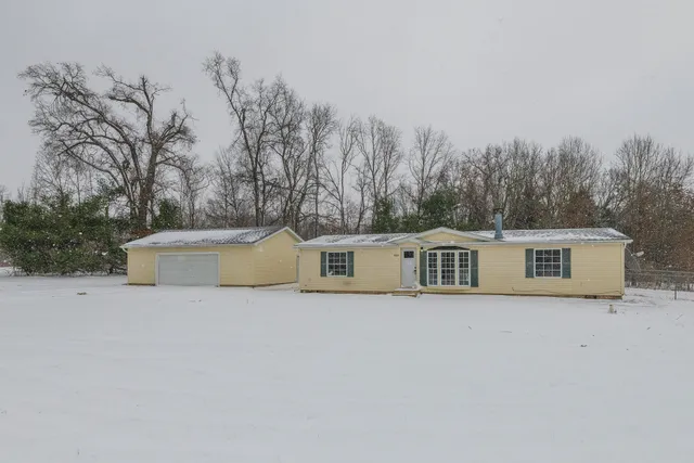 $199,000 | 23515 Morton Street, Dowagiac, MI 49047