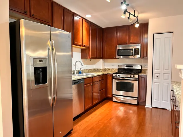 $2,400 | 14624 Paul Revere Lane, Unit 14624, Plainfield, IL 60544