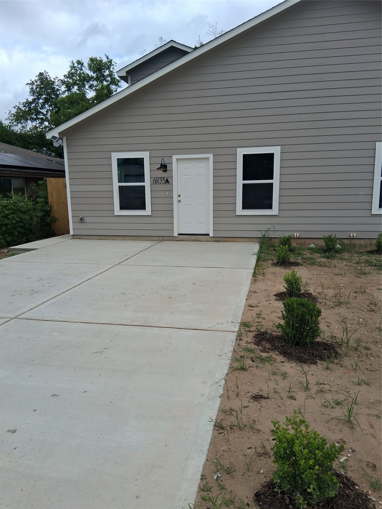 6835 Landor Street Houston, TX 77028 - Photo 2 of 32 unit A
