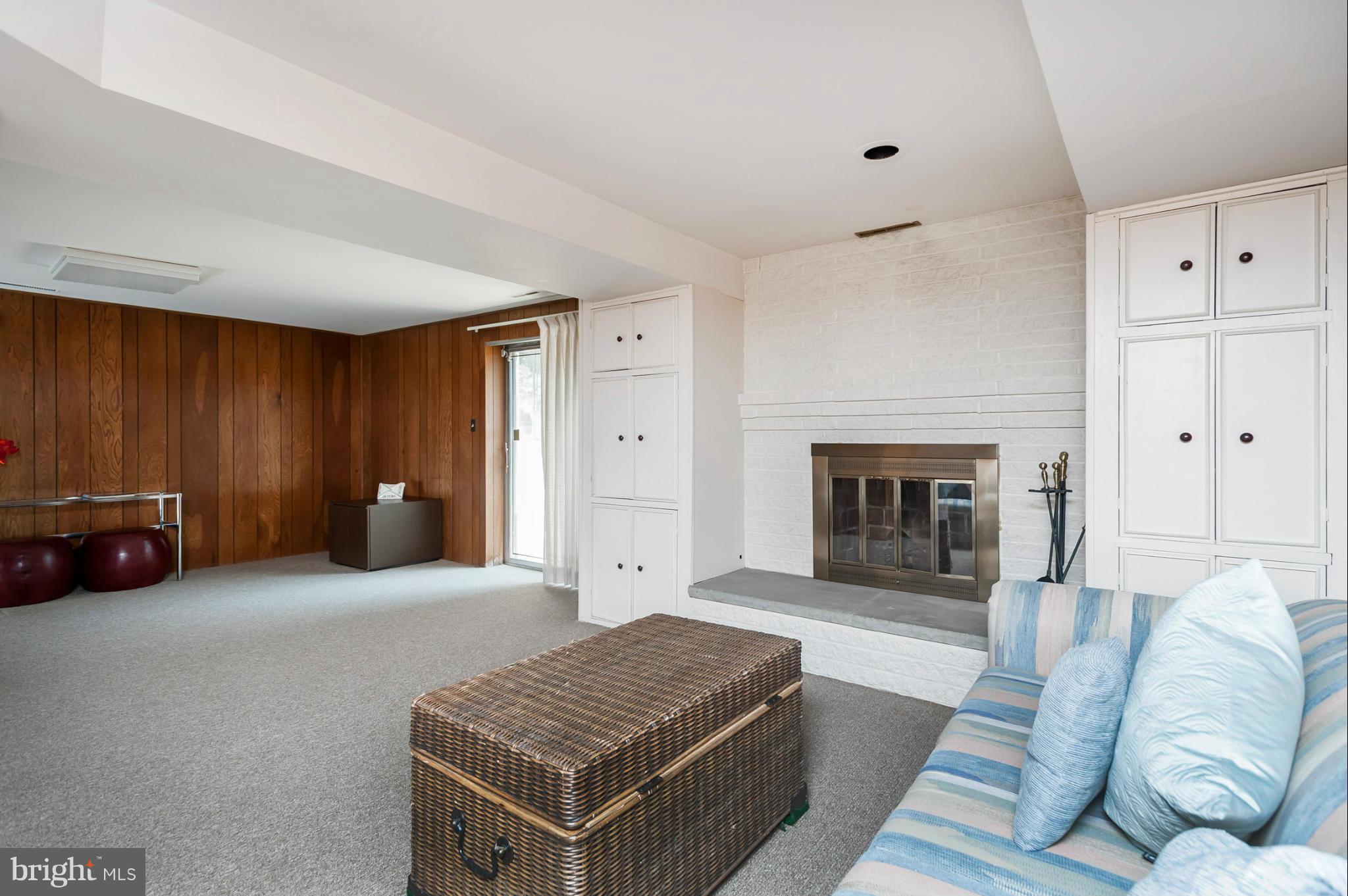2401 Sugarcone Road Baltimore, MD 21209 - Photo 24 of 30 Family Room