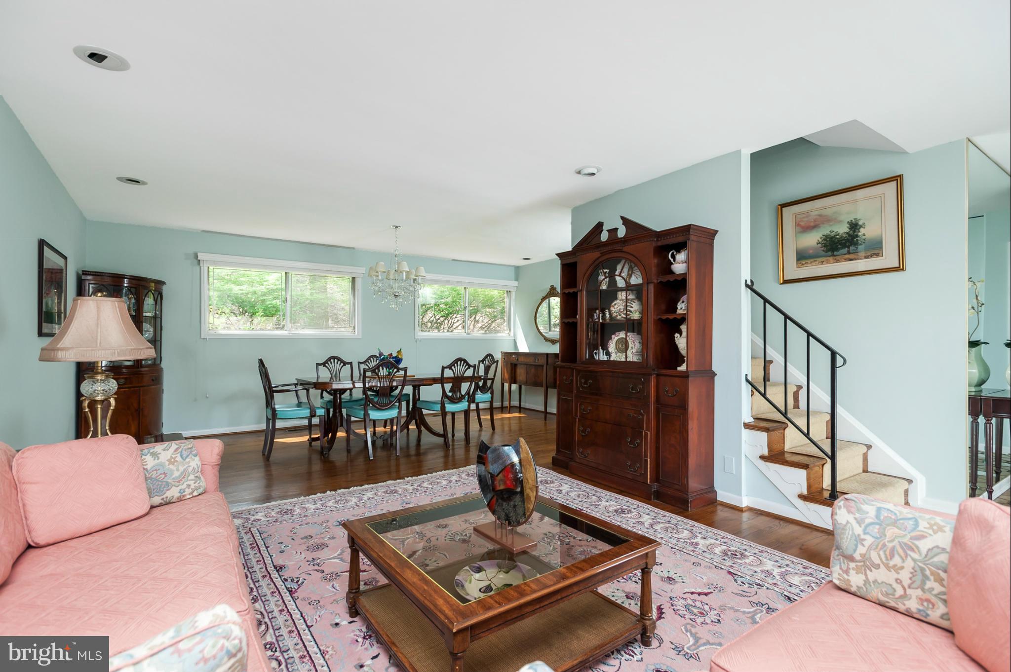 2401 Sugarcone Road Baltimore, MD 21209 - Photo 4 of 30 Living Room