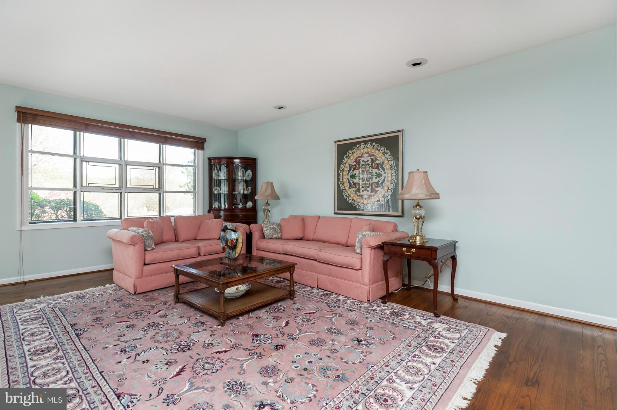 2401 Sugarcone Road Baltimore, MD 21209 - Photo 6 of 30 Living Room