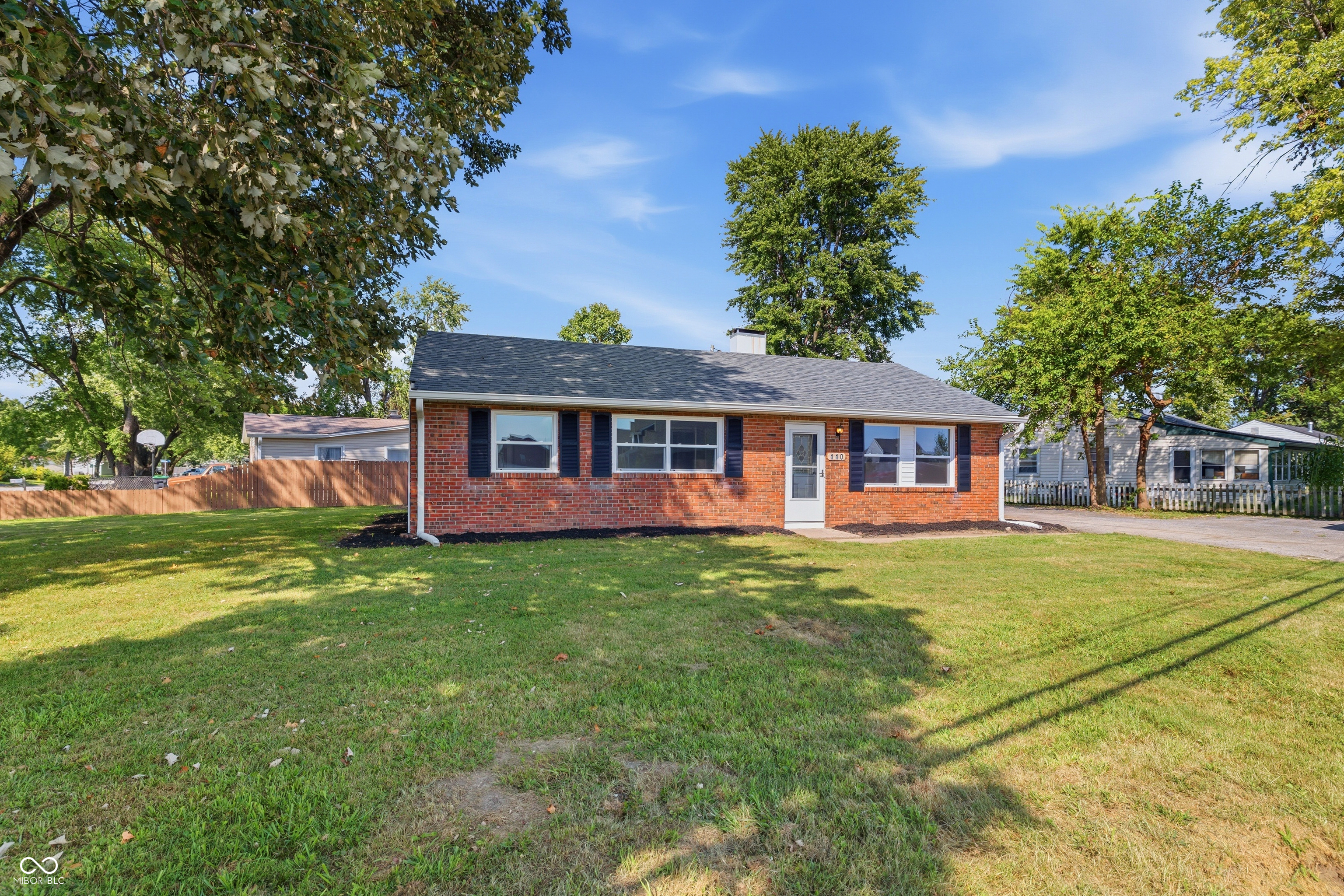 110 Whiteland Road Whiteland, IN 46184 - Photo 2 of 34 Gallery Image 2