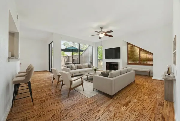 $355,000 | 318 Litchfield Lane, Houston, TX 77024