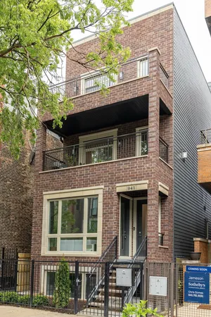 $1,199,999 | 941 North Winchester Avenue, Unit 1, Chicago, IL 60622