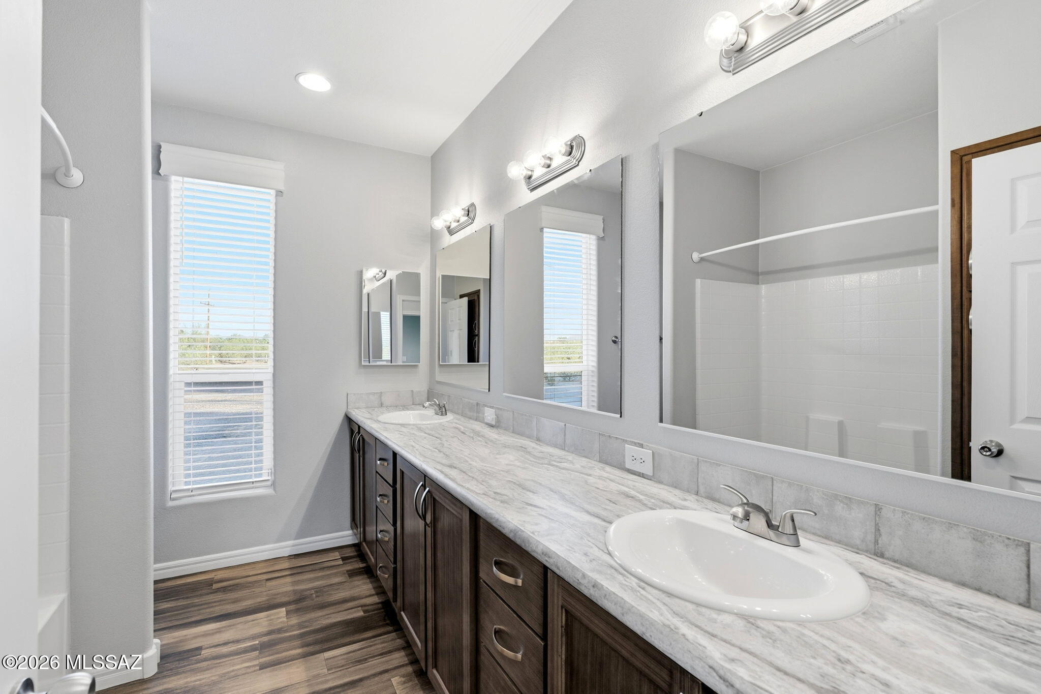 16742 West Moore Road Marana, AZ 85653 - Photo 27 of 47 Bathroom 2