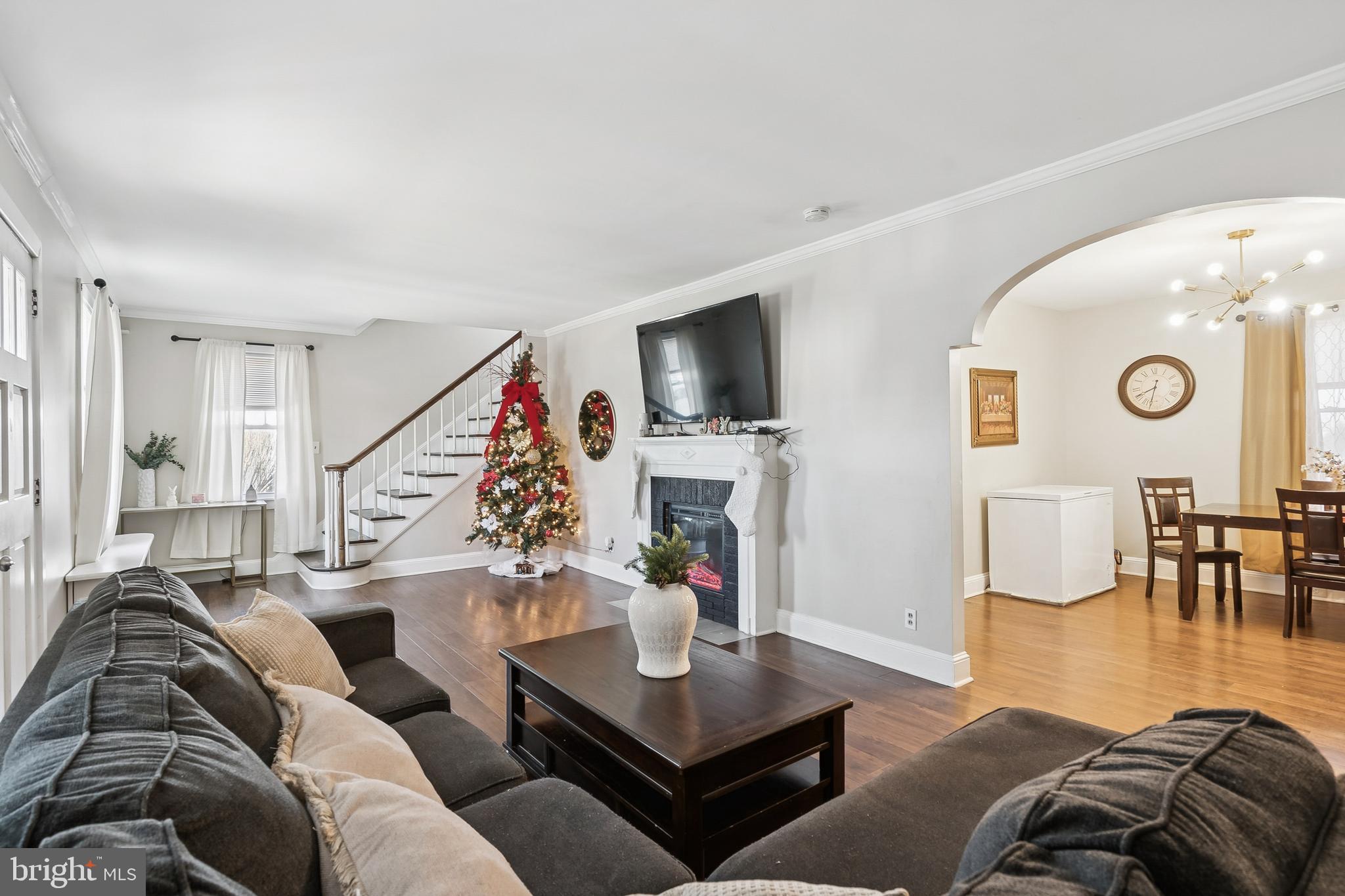 24 North Chester Avenue Riverside, NJ 08075 - Photo 4 of 25 Spacious Living Room