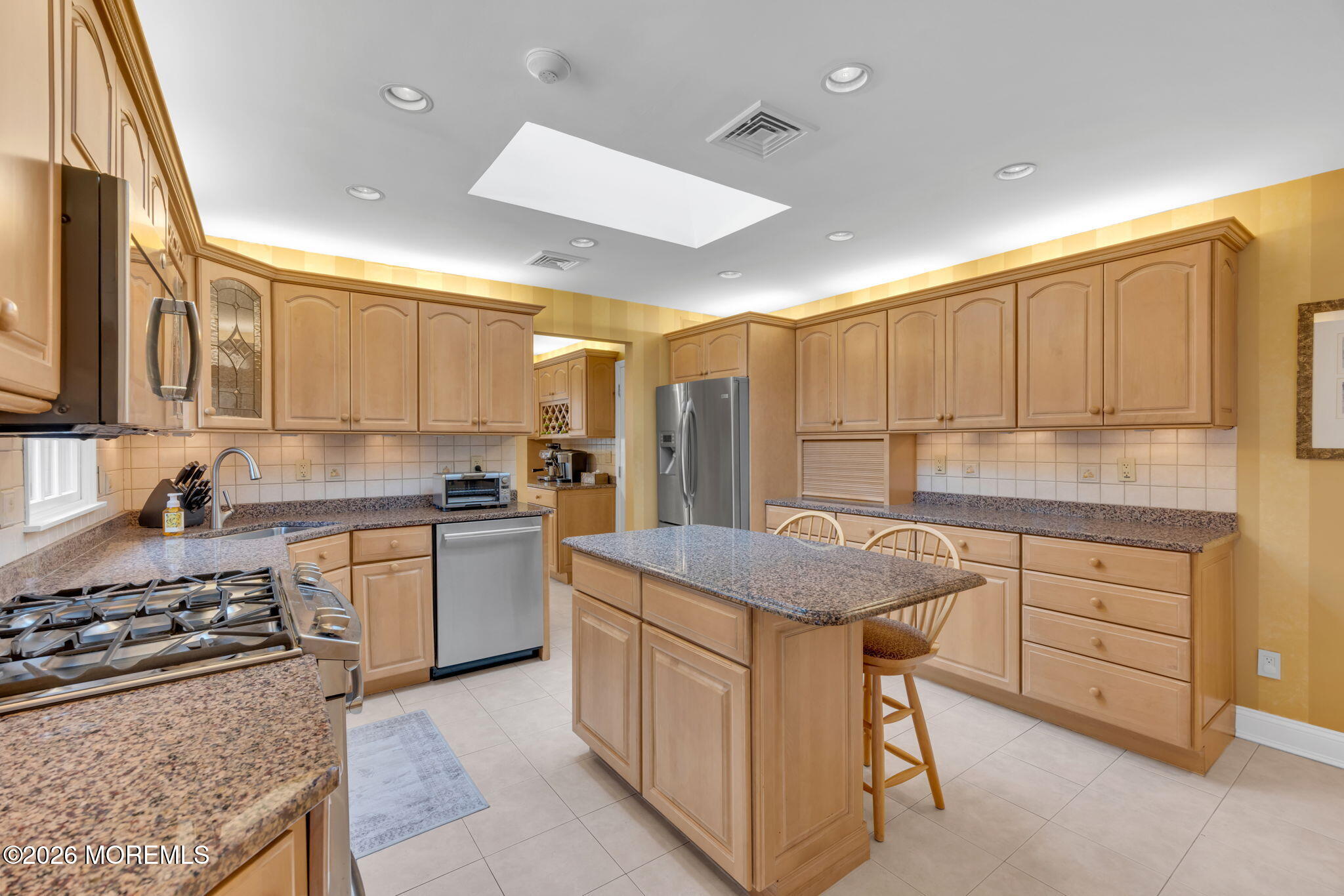155 Meadow Road Clark, NJ 07066 - Photo 22 of 48 26-web-or-mls-2M1A0535
