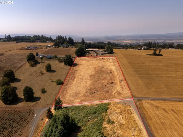 $2,750,000 | 53 Franquette, Amity, OR 97101