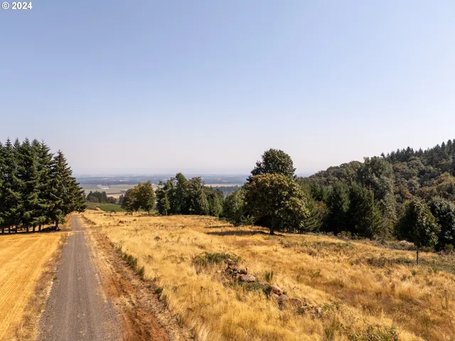 $2,750,000 | 53 Franquette, Amity, OR 97101