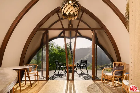 $1,450,000 | 34550 Mulholland Highway, Malibu, CA 90265